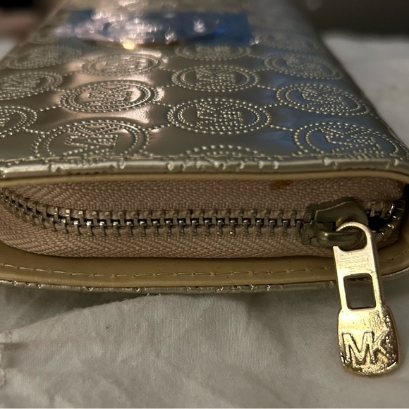 MK Brand New Gold Women's Zipper Wallet - Picture 7 of 7